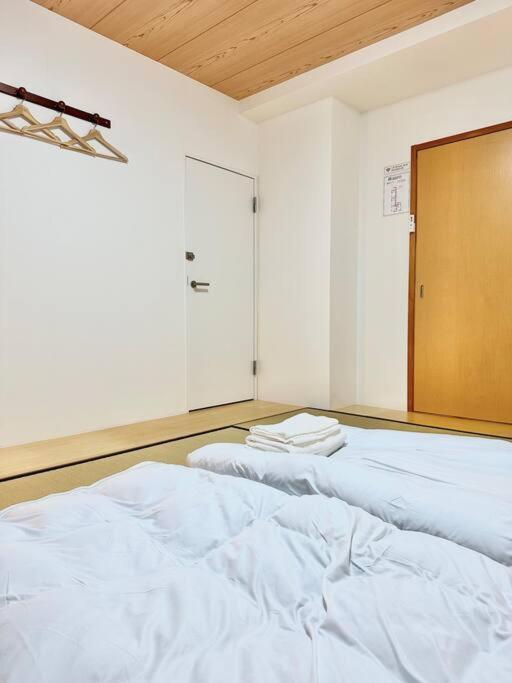 Apartment 205号室南海空港線沿い花園町駅2分和室ミニキッチンと専用バスルーム付きアクセス抜群 Osaka