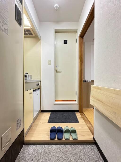 205号室南海空港線沿い花園町駅2分和室ミニキッチンと専用バスルーム付きアクセス抜群 公寓
